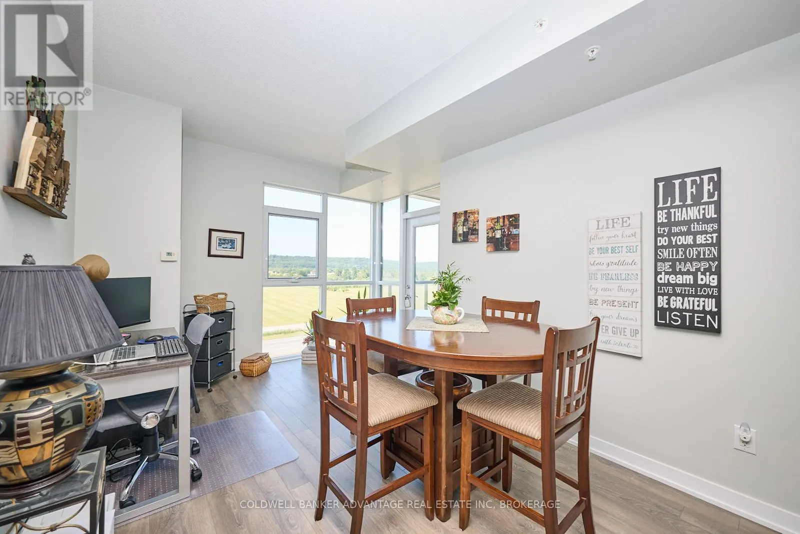 610 - 550 NORTH SERVICE ROAD, #610