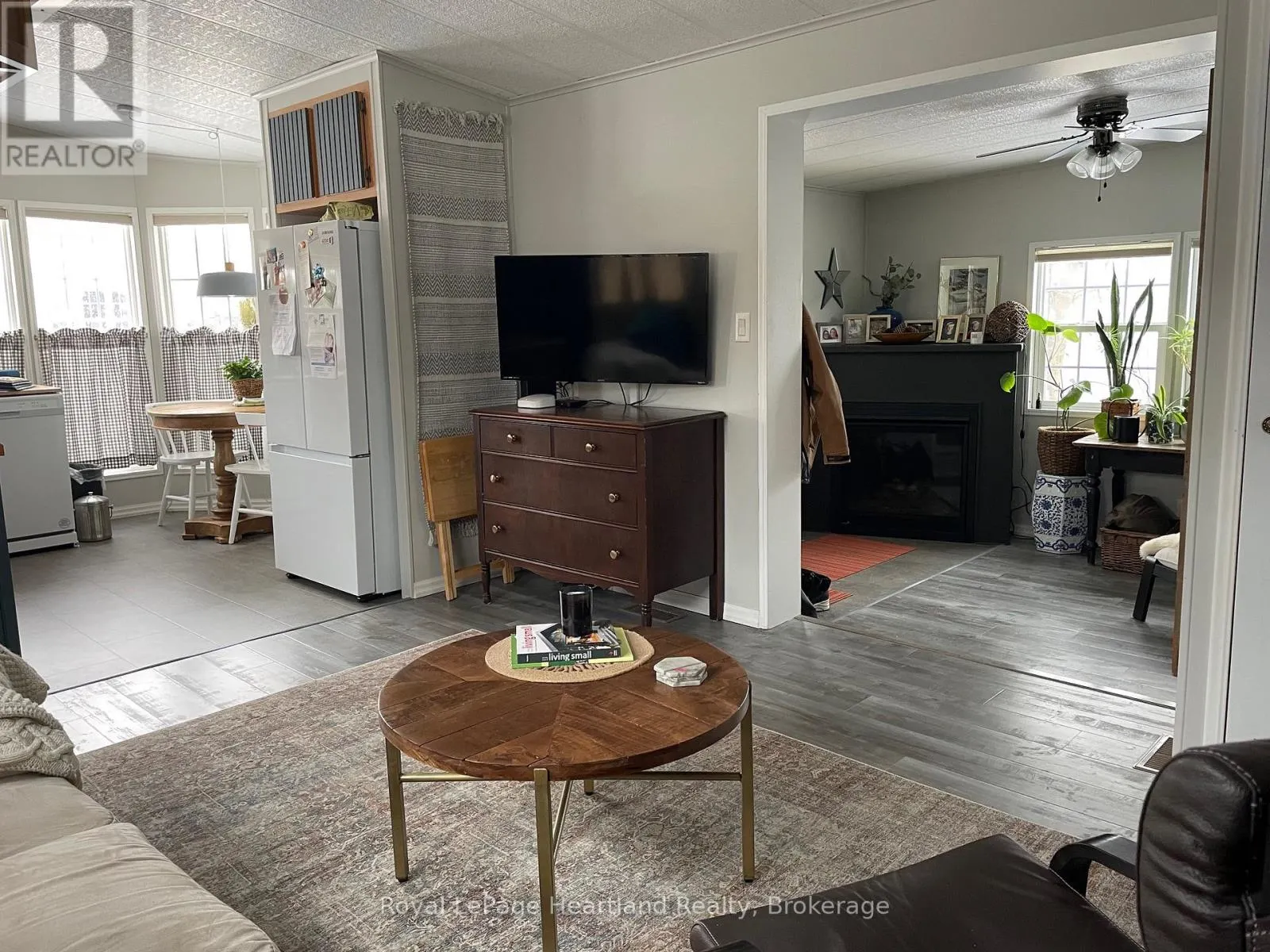 24 ROWAN RD - 77307 BLUEWATER HIGHWAY