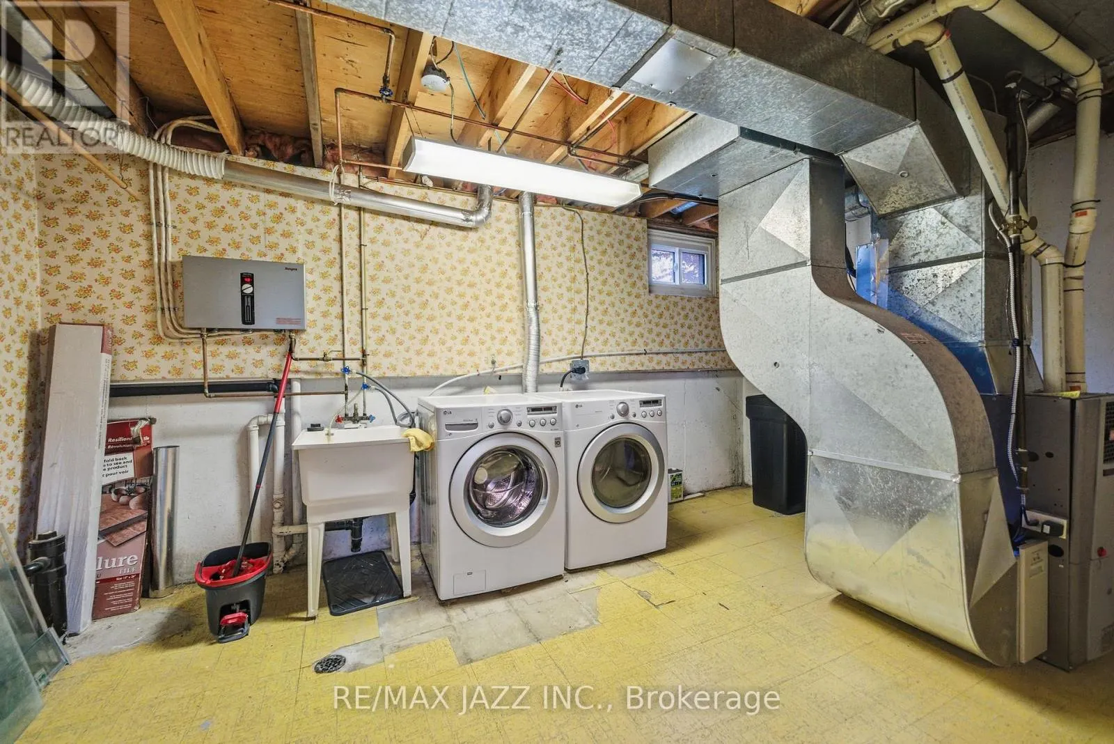 1708 REDWOOD DRIVE