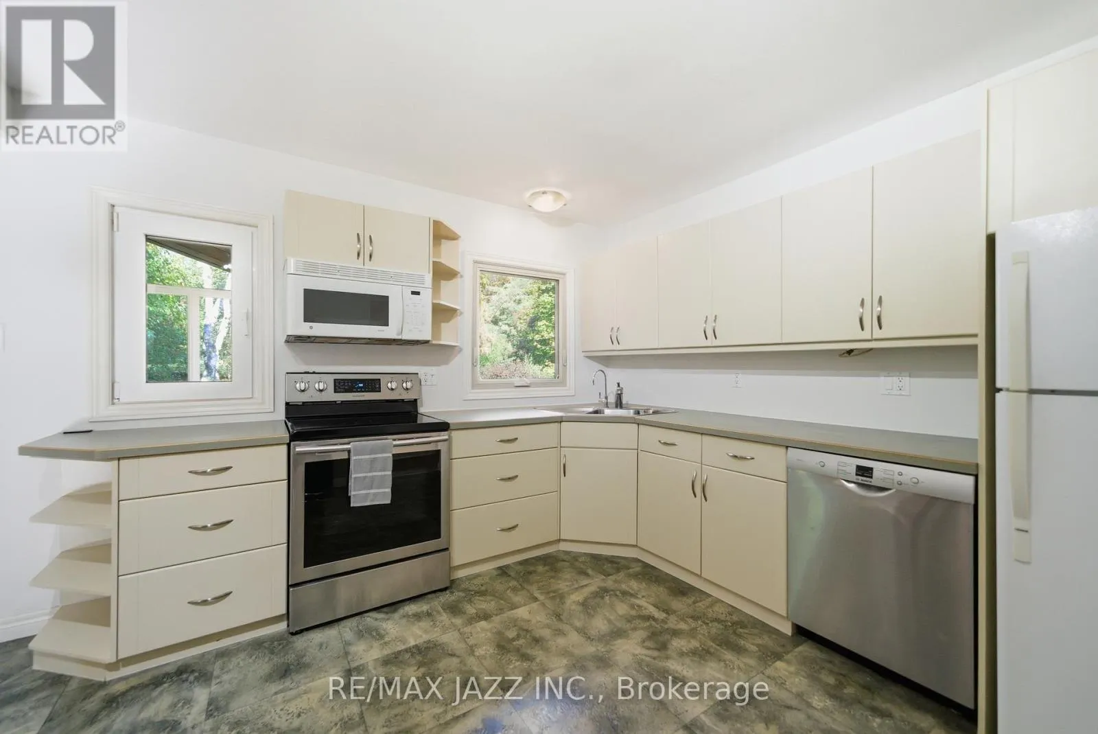 1708 REDWOOD DRIVE