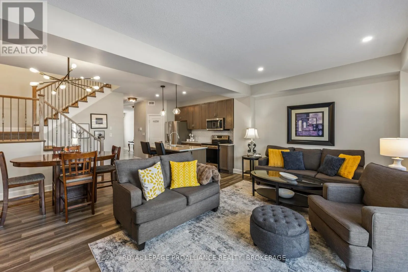 1550 DAVENPORT CRESCENT