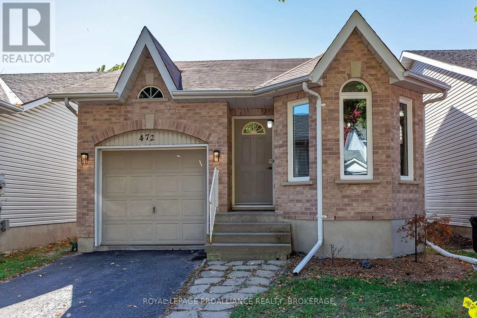 1550 DAVENPORT CRESCENT