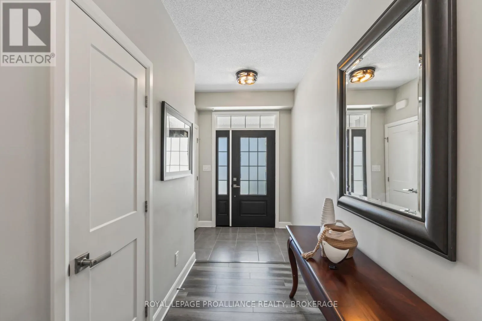 1550 DAVENPORT CRESCENT