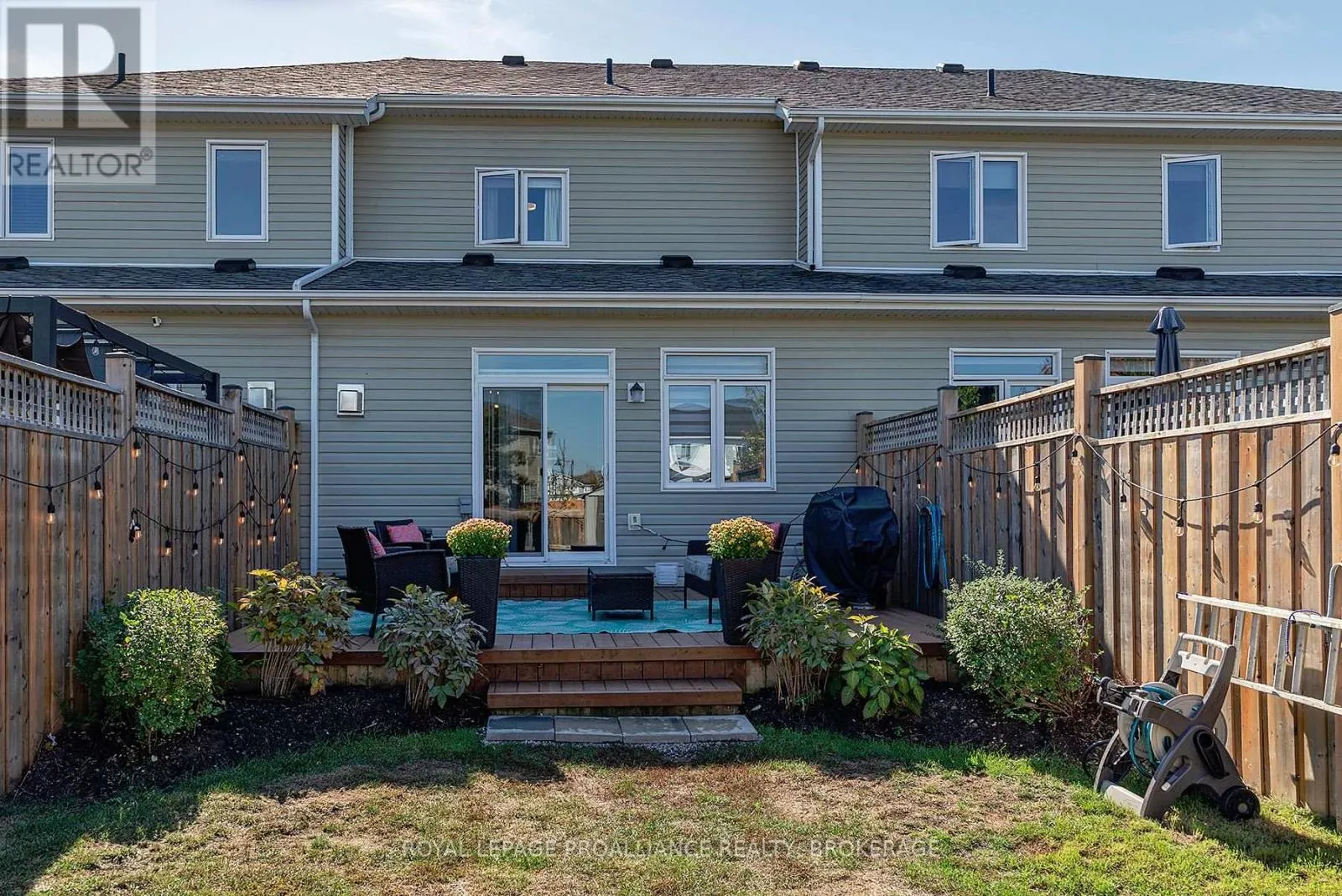 1550 DAVENPORT CRESCENT