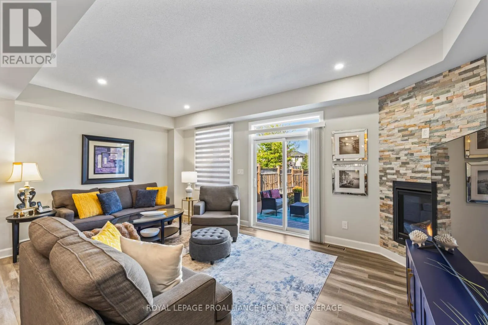1550 DAVENPORT CRESCENT