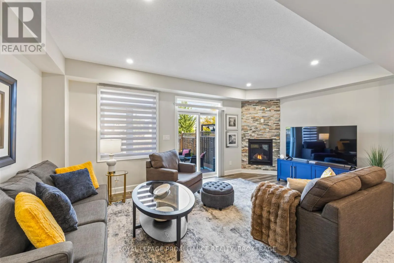 1550 DAVENPORT CRESCENT