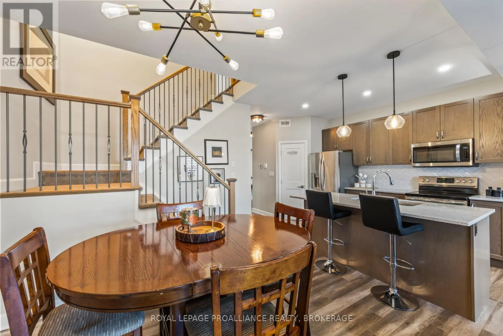 1550 DAVENPORT CRESCENT