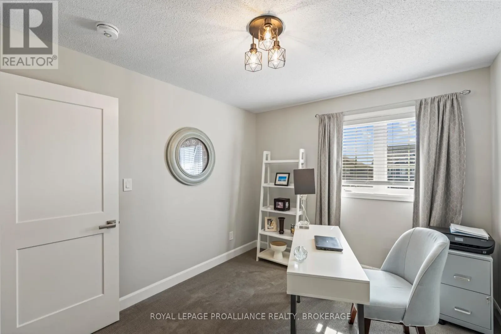 1550 DAVENPORT CRESCENT