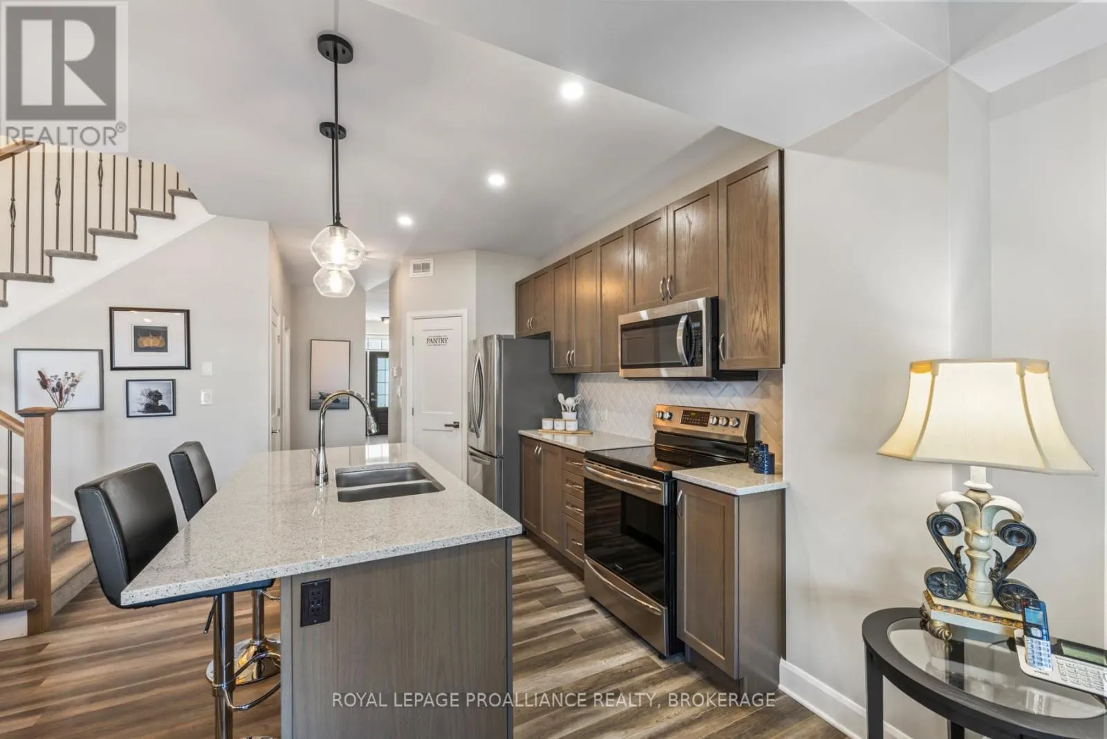1550 DAVENPORT CRESCENT