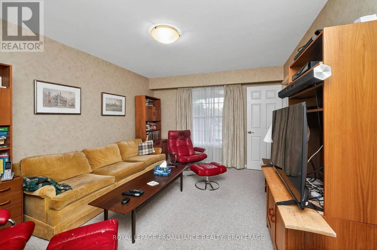 259 FAIRWAY HILL CRESCENT