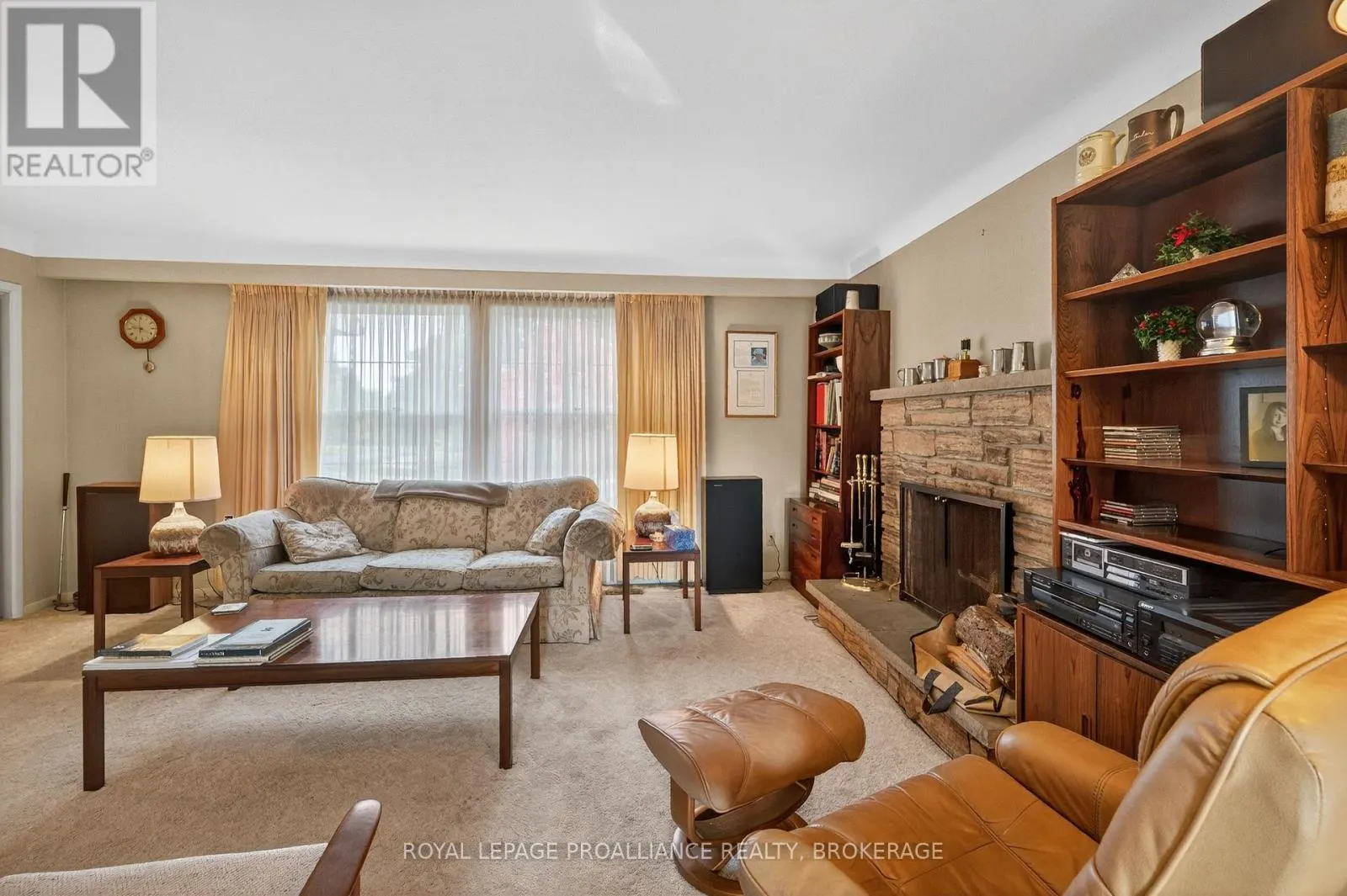 259 FAIRWAY HILL CRESCENT