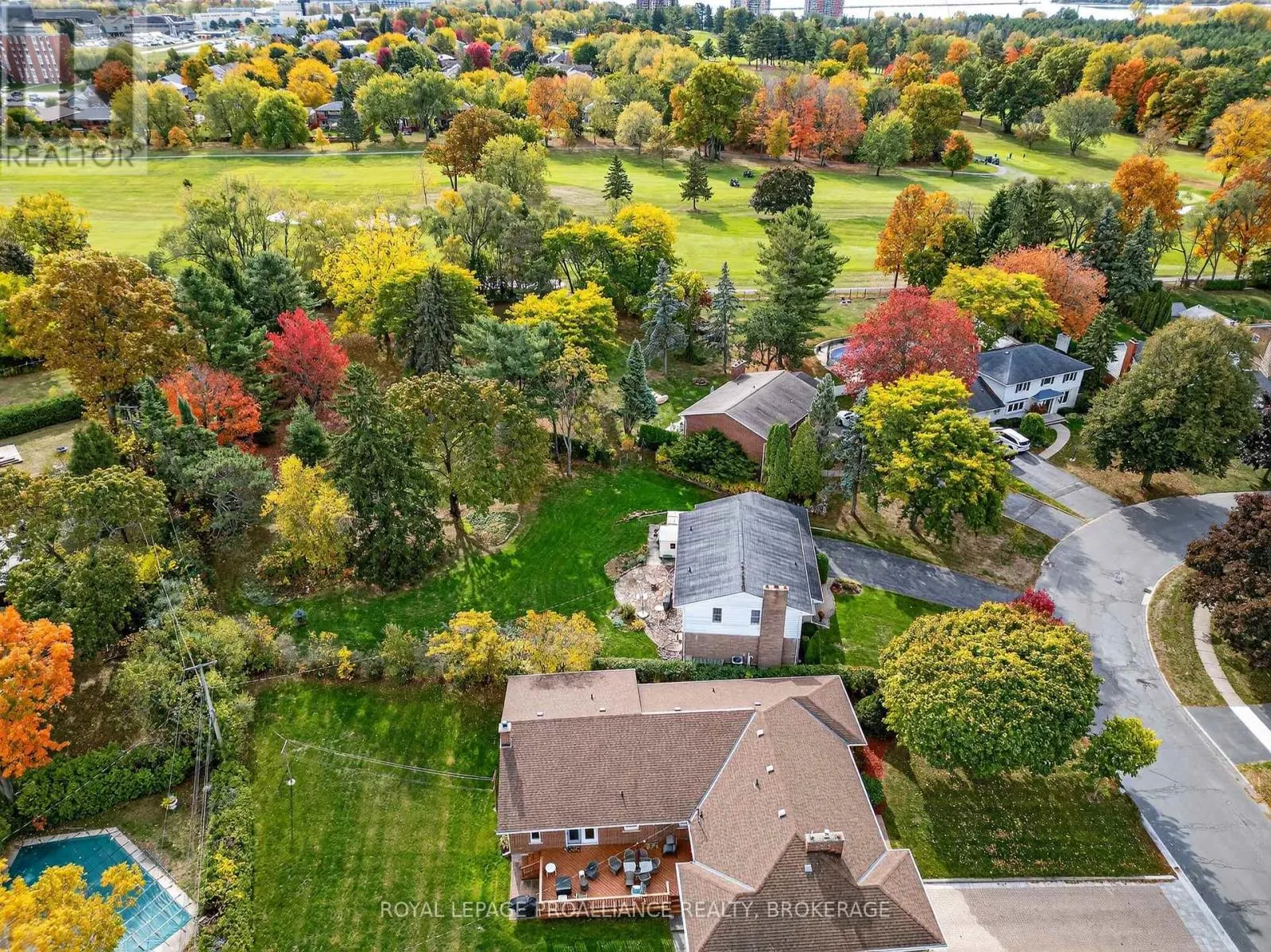 259 FAIRWAY HILL CRESCENT