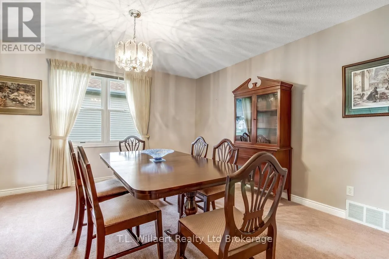 8 WILSON AVENUE