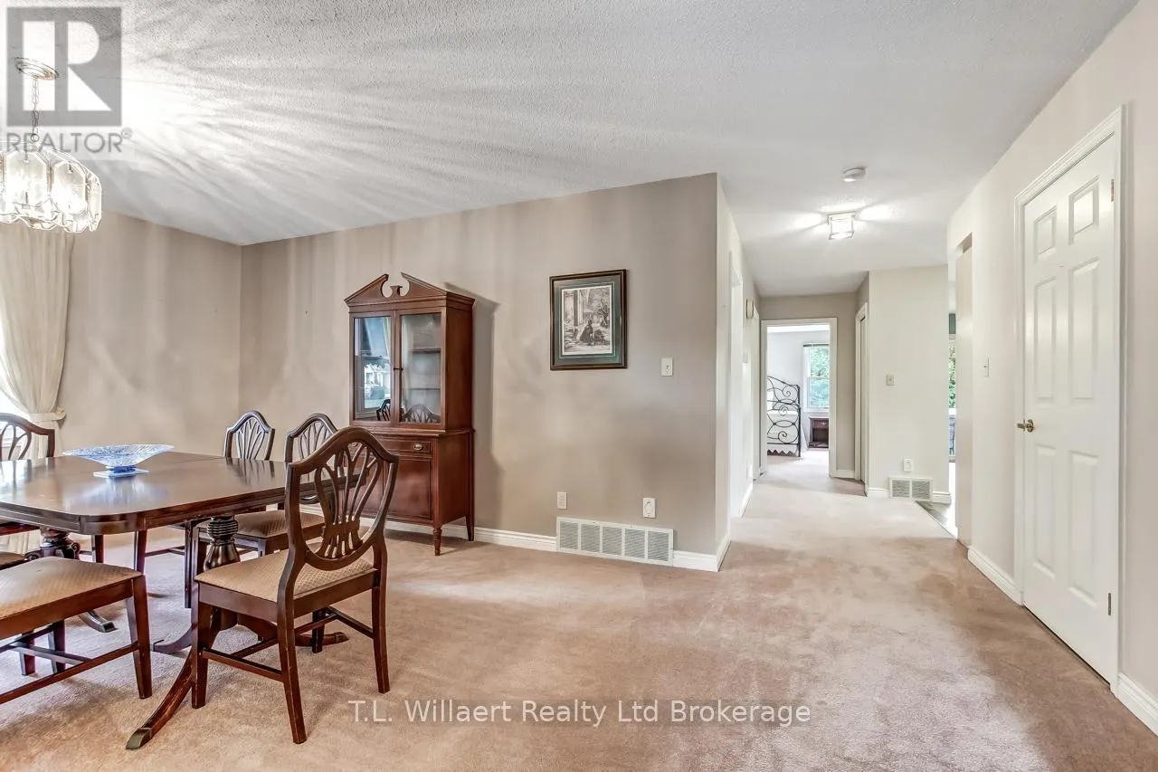 8 WILSON AVENUE