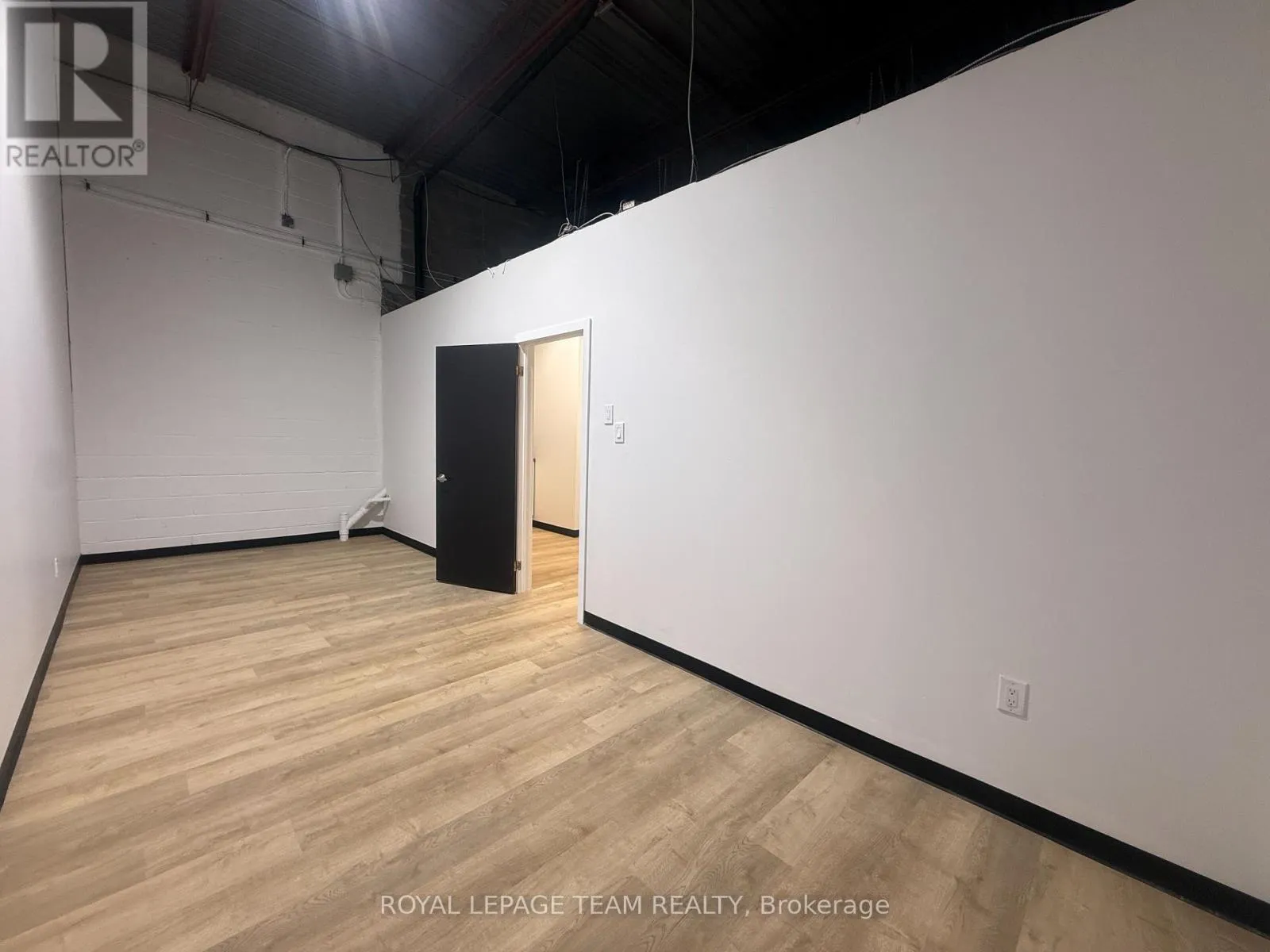 116 - 2700 LANCASTER ROAD