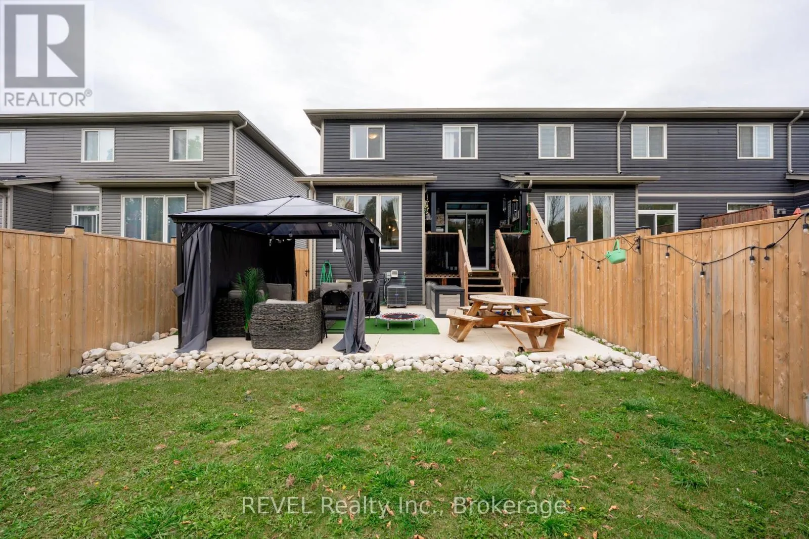 10 DAMUDE AVENUE