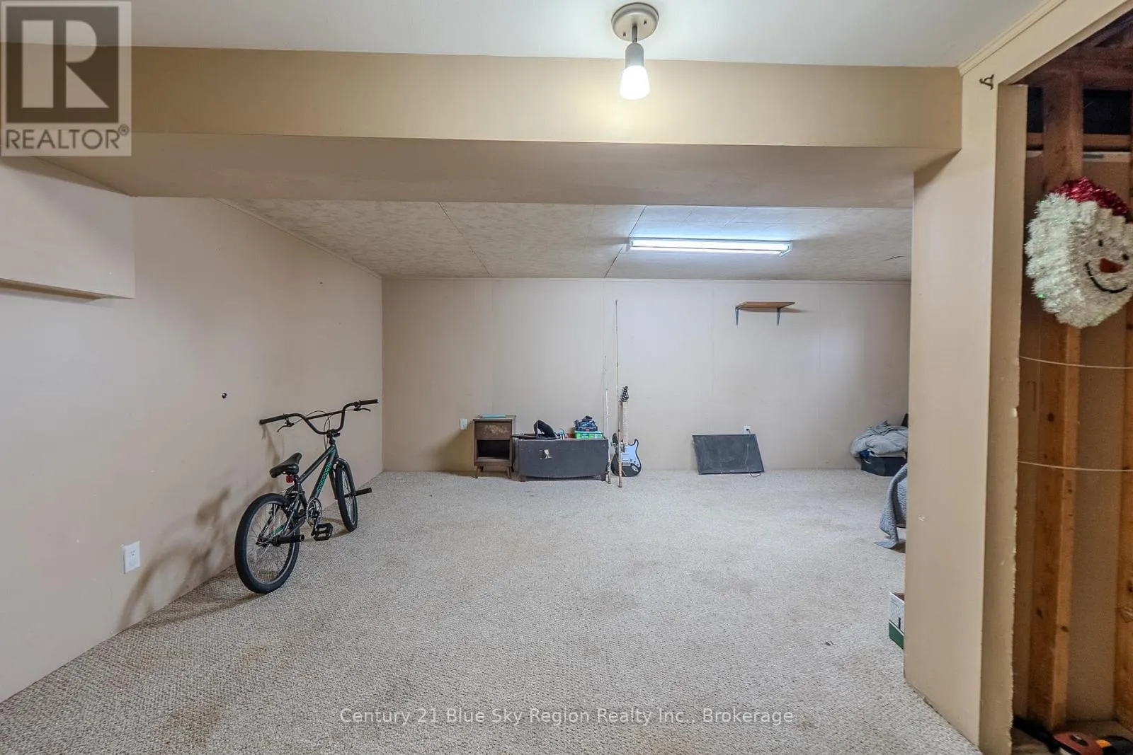 4 SOVEREIGN DRIVE