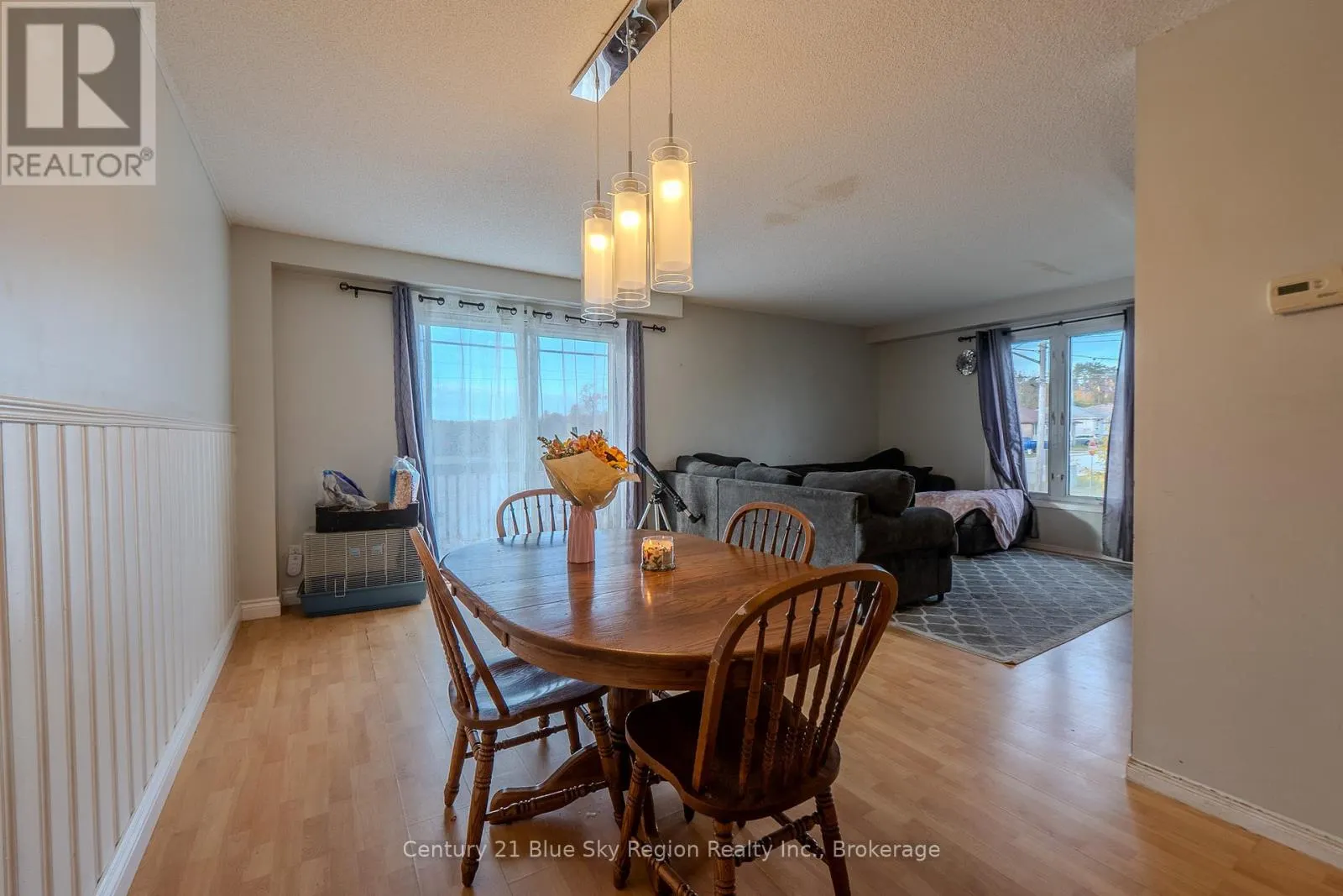 4 SOVEREIGN DRIVE