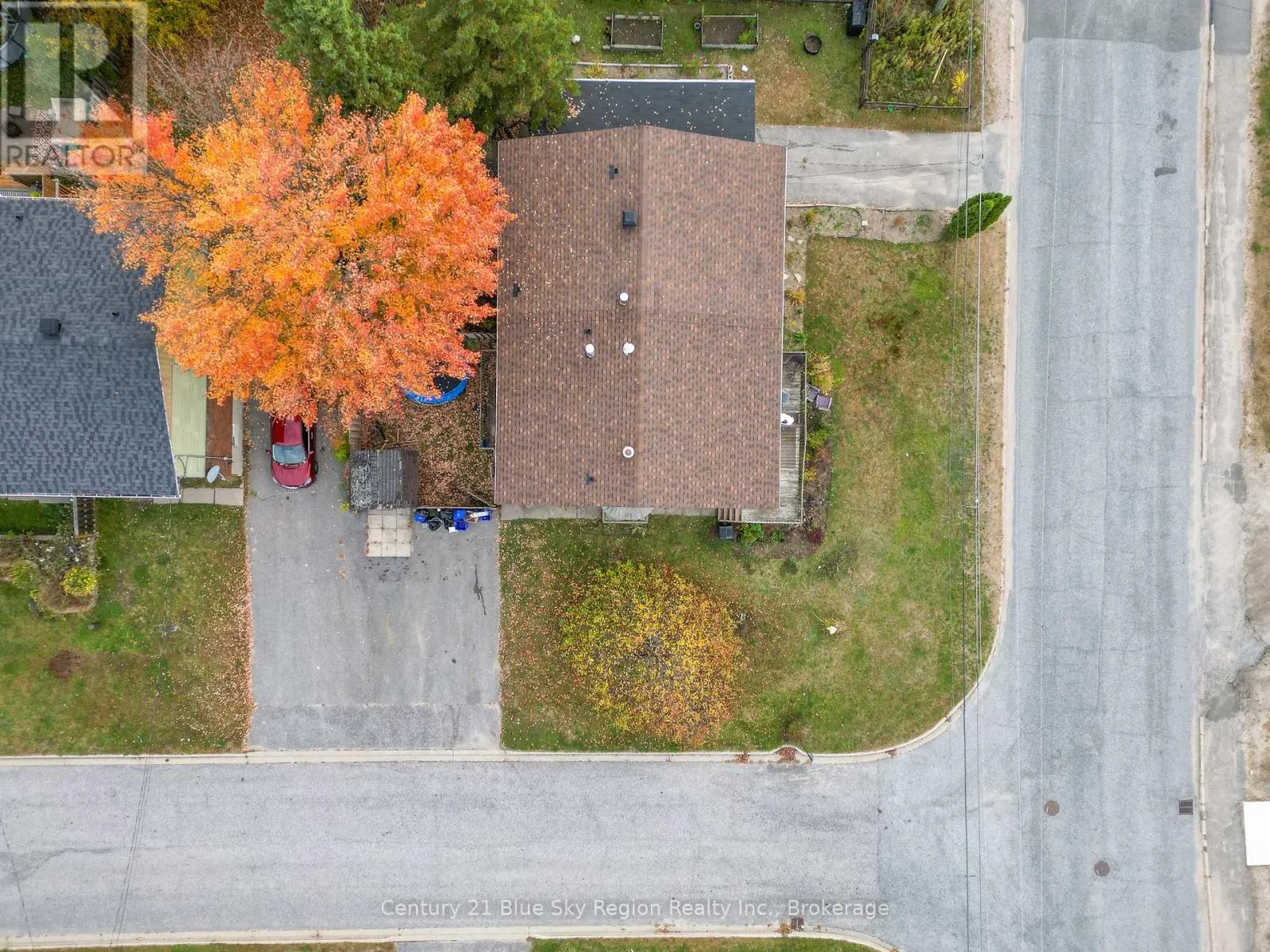 4 SOVEREIGN DRIVE