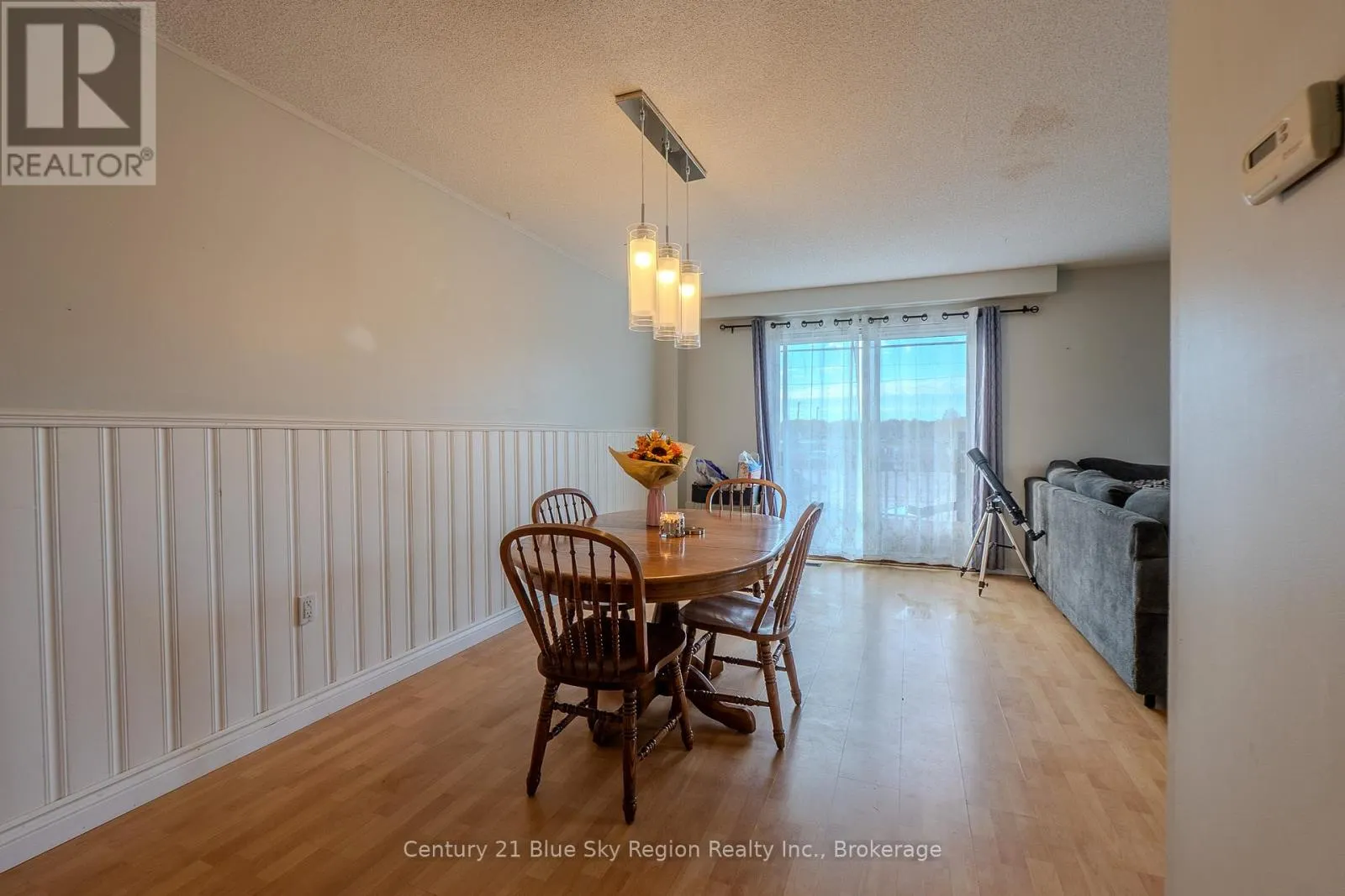 4 SOVEREIGN DRIVE