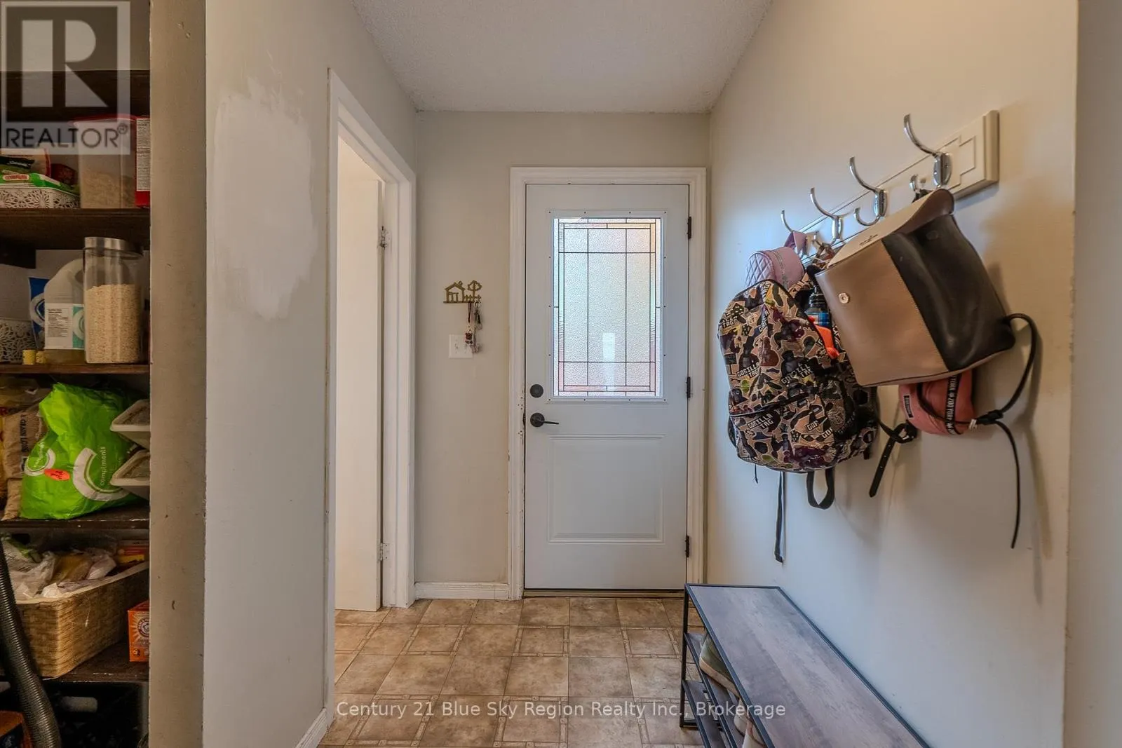 4 SOVEREIGN DRIVE