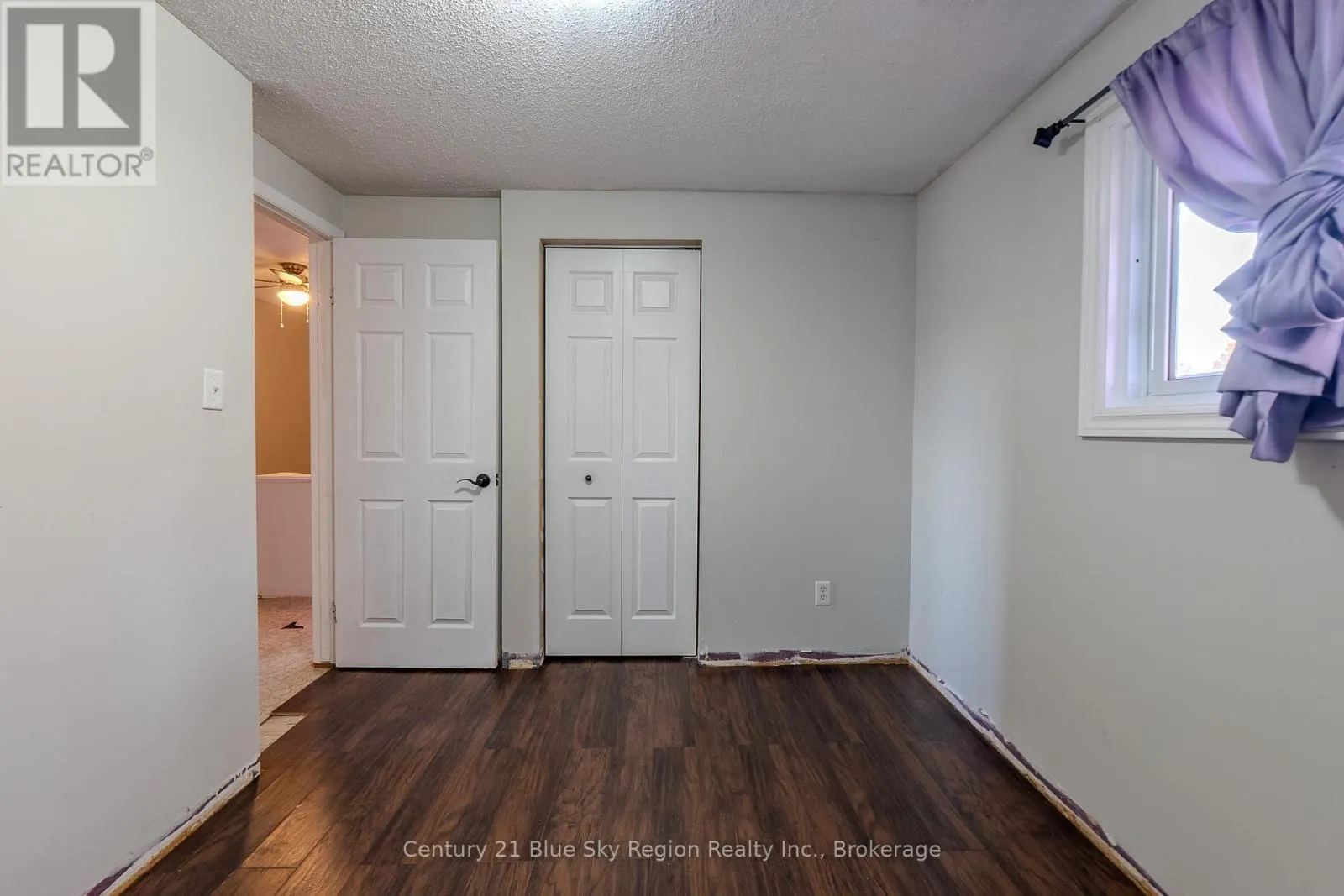 4 SOVEREIGN DRIVE