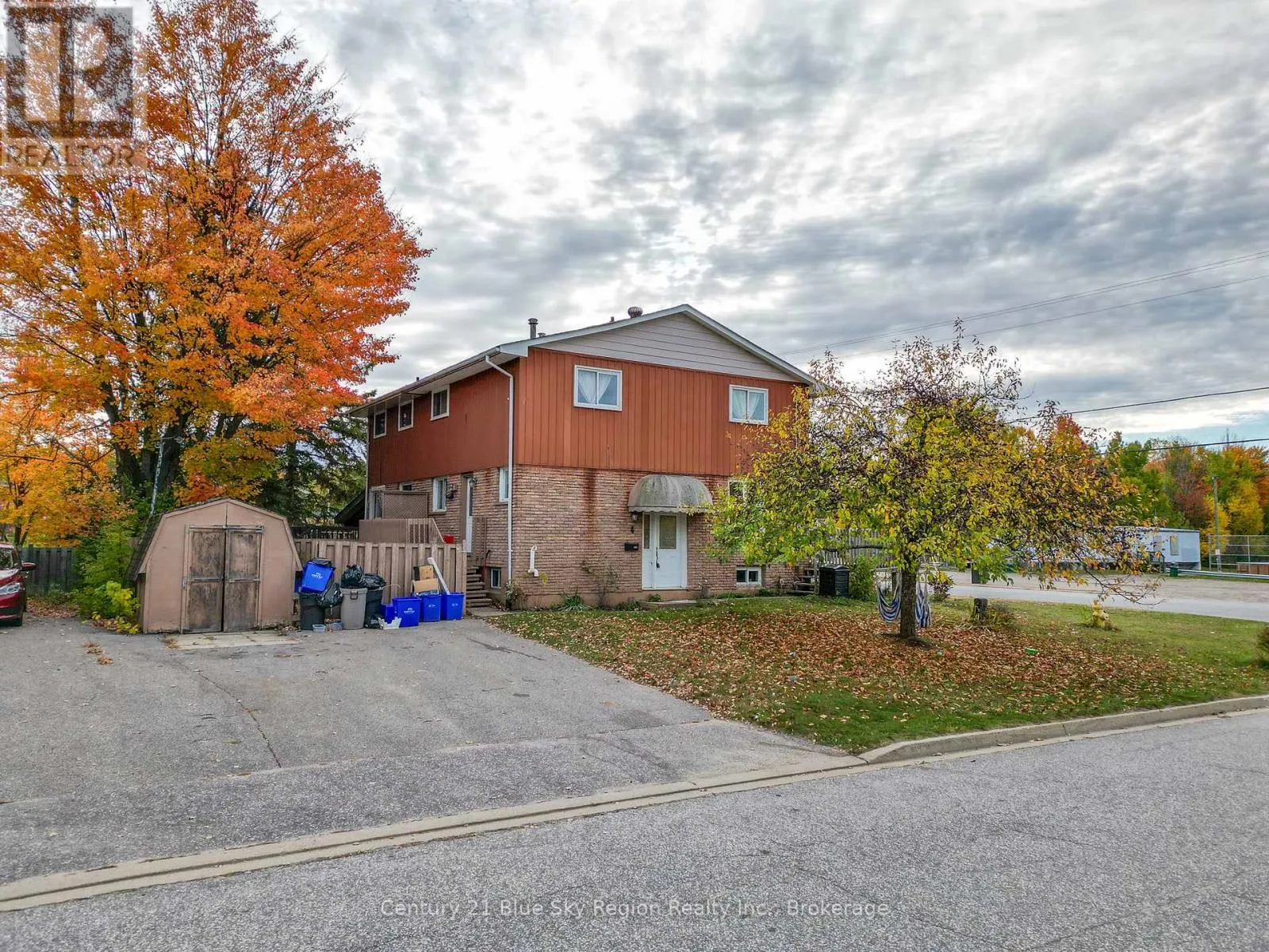4 SOVEREIGN DRIVE