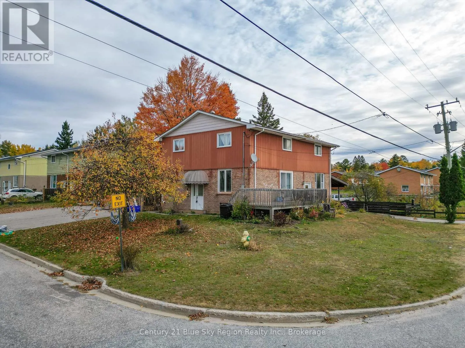 4 SOVEREIGN DRIVE