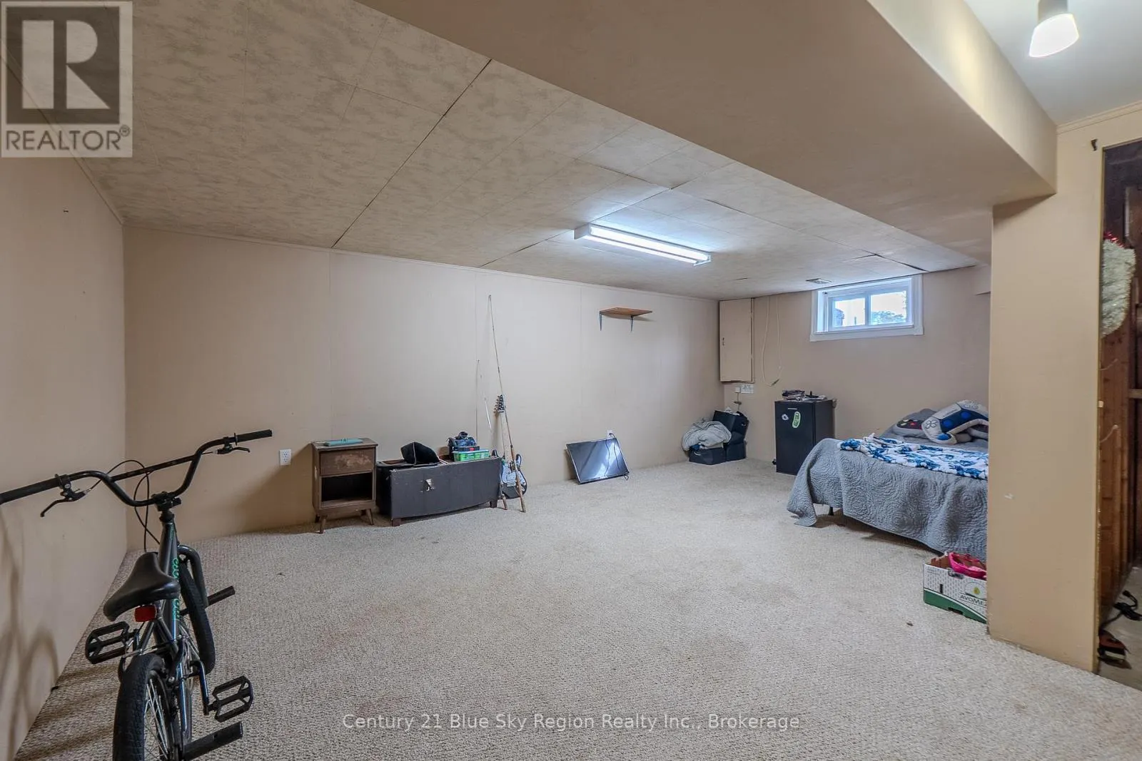 4 SOVEREIGN DRIVE