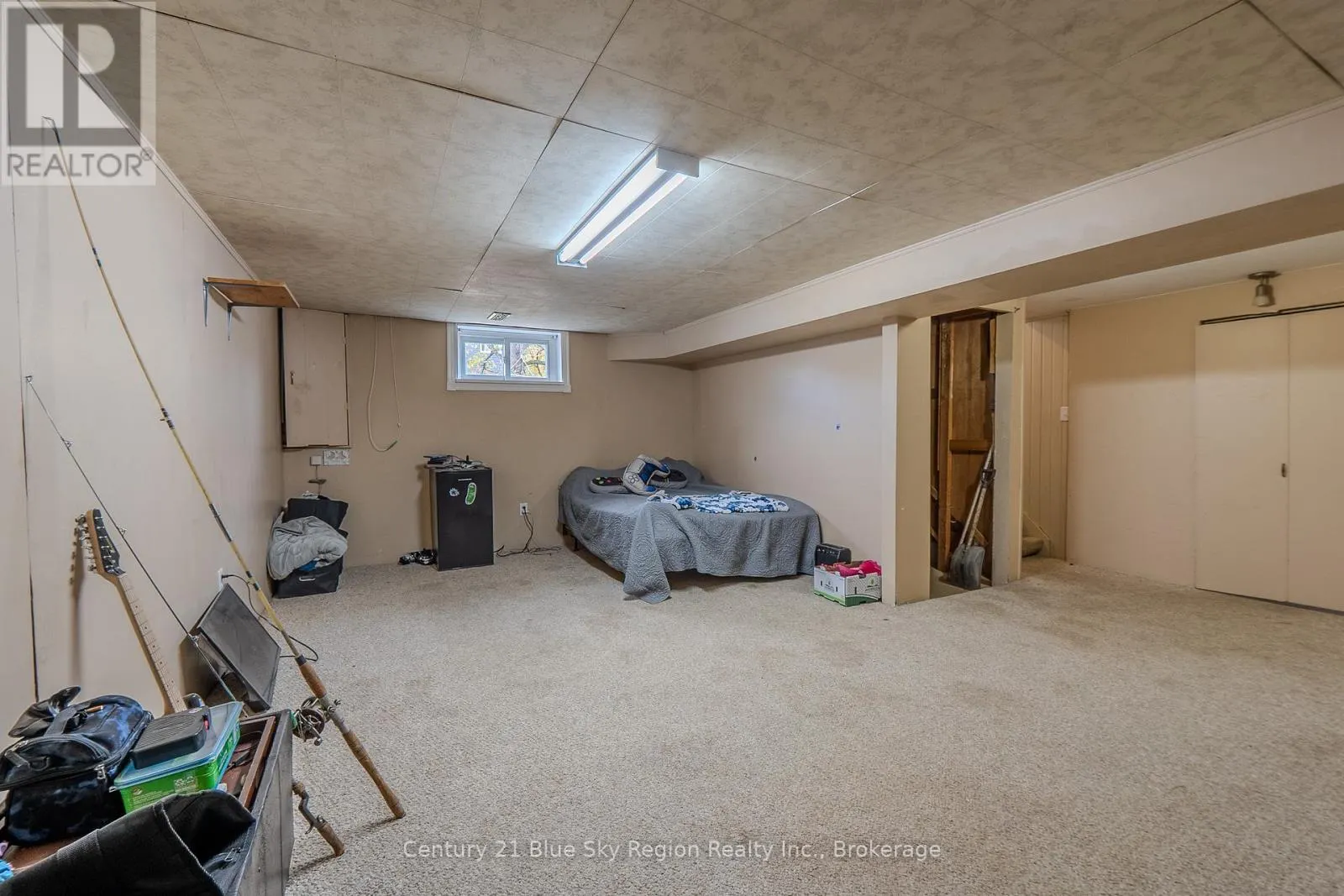 4 SOVEREIGN DRIVE
