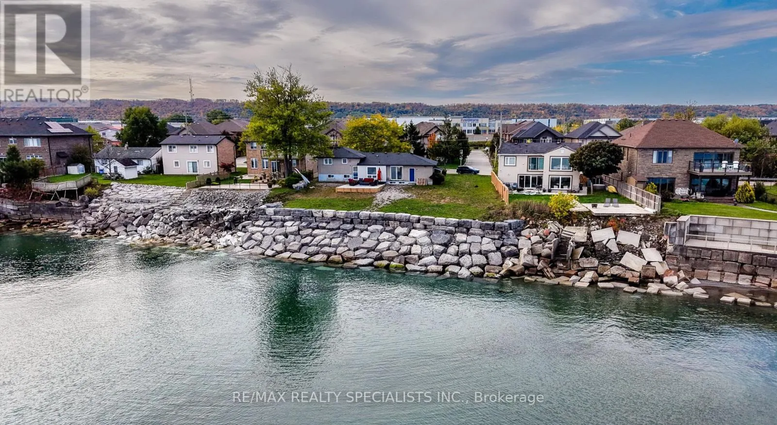 46 SEABREEZE CRESCENT