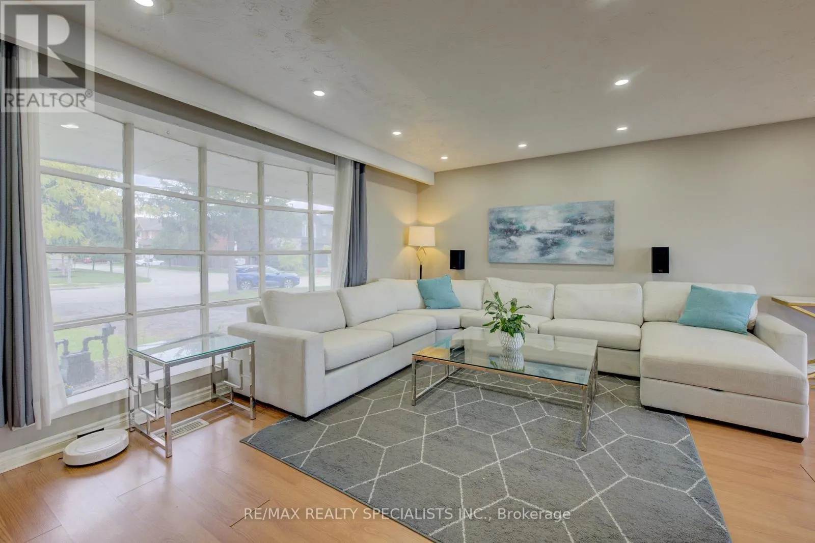 46 SEABREEZE CRESCENT