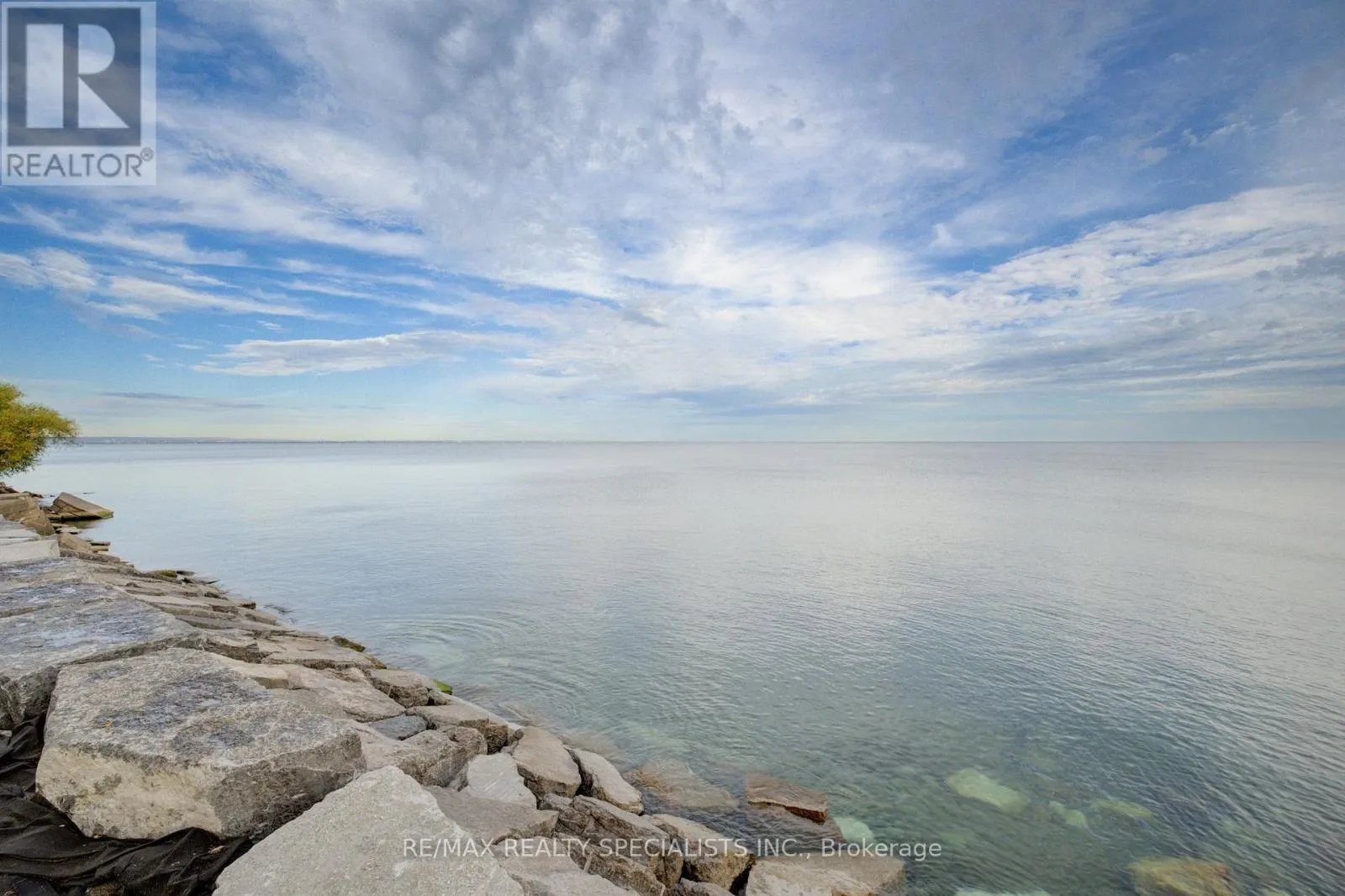 46 SEABREEZE CRESCENT