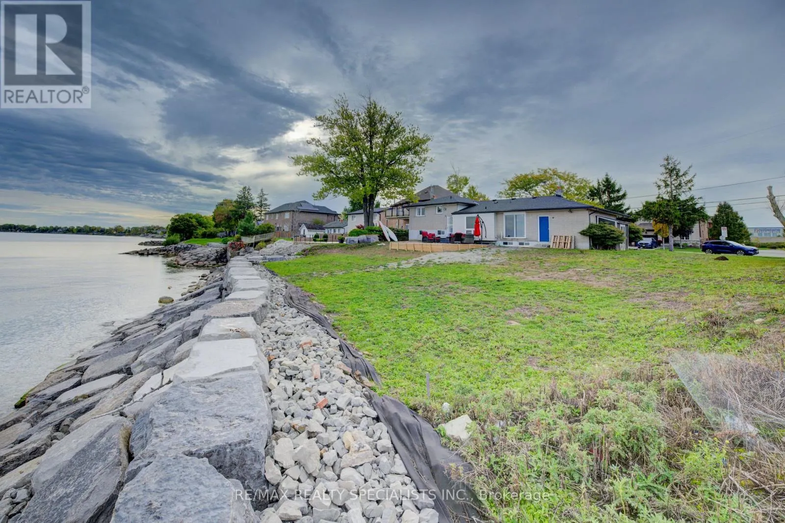 46 SEABREEZE CRESCENT