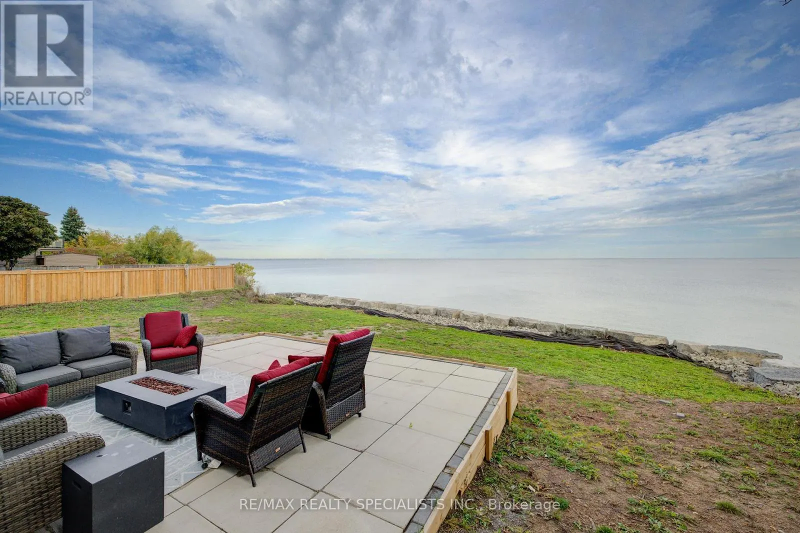 46 SEABREEZE CRESCENT