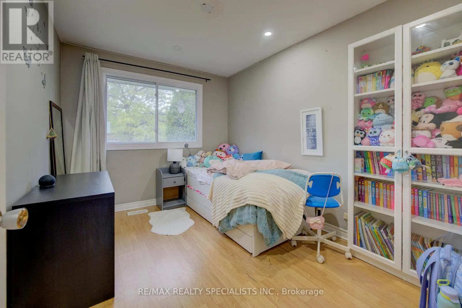 46 SEABREEZE CRESCENT