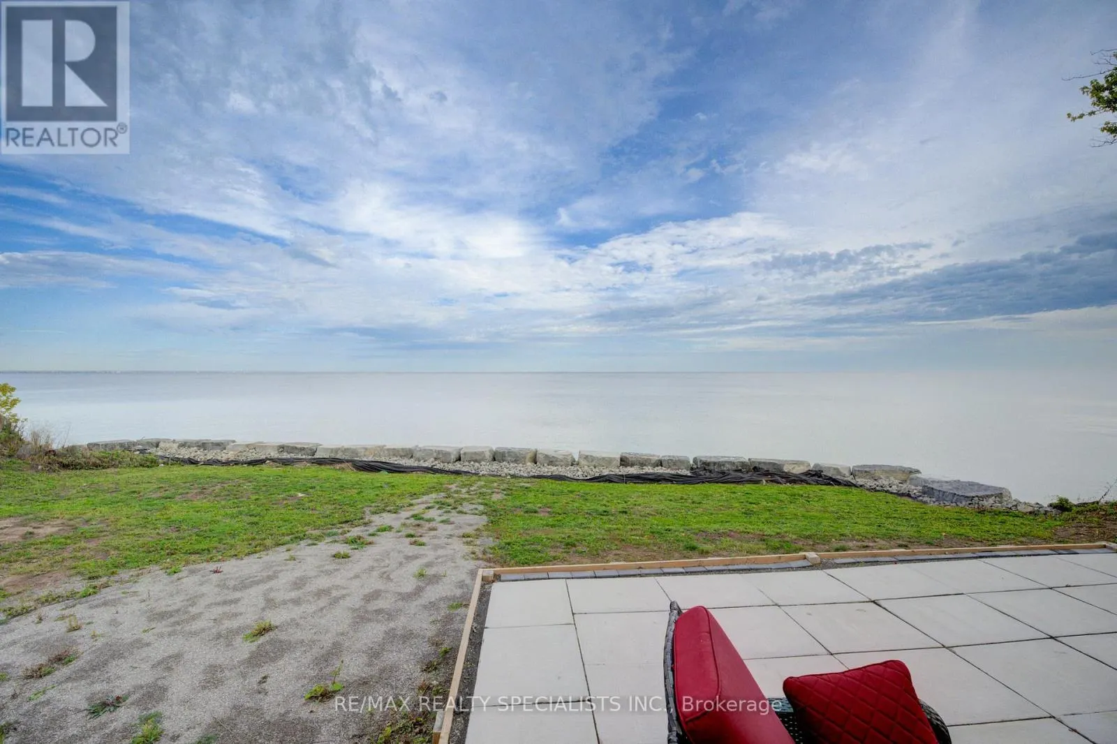 46 SEABREEZE CRESCENT