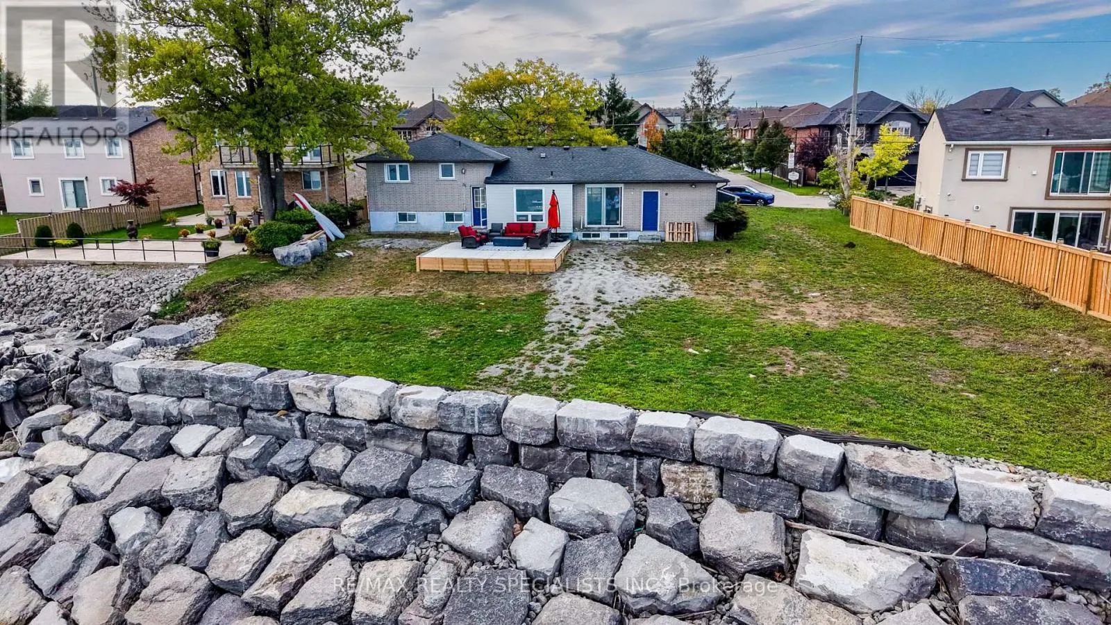 46 SEABREEZE CRESCENT