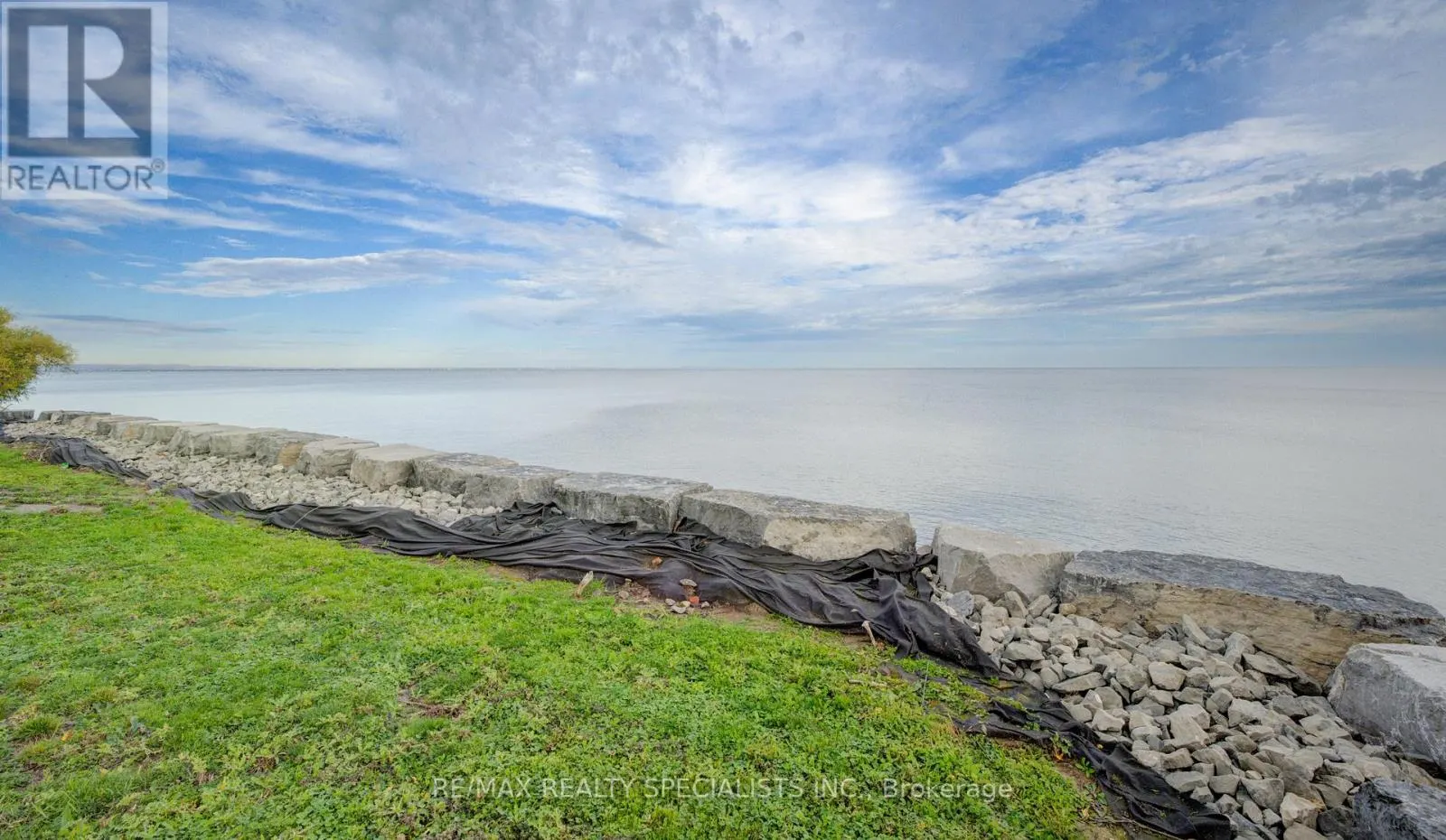 46 SEABREEZE CRESCENT