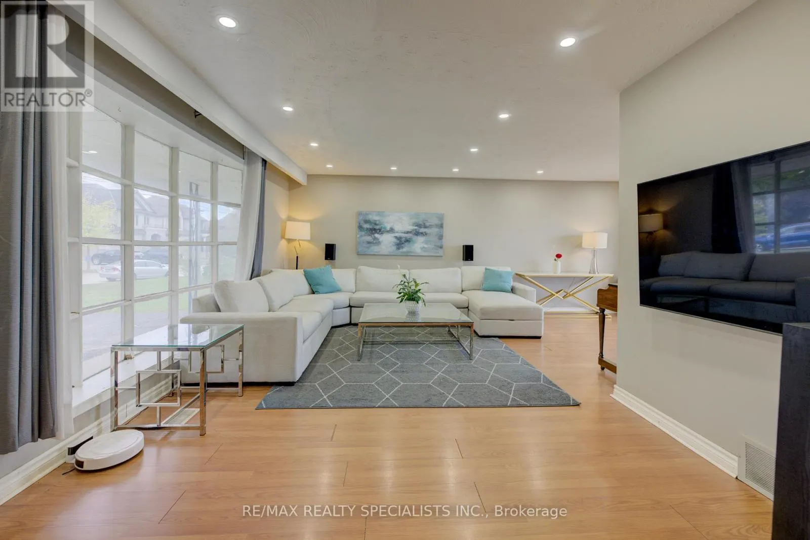 46 SEABREEZE CRESCENT