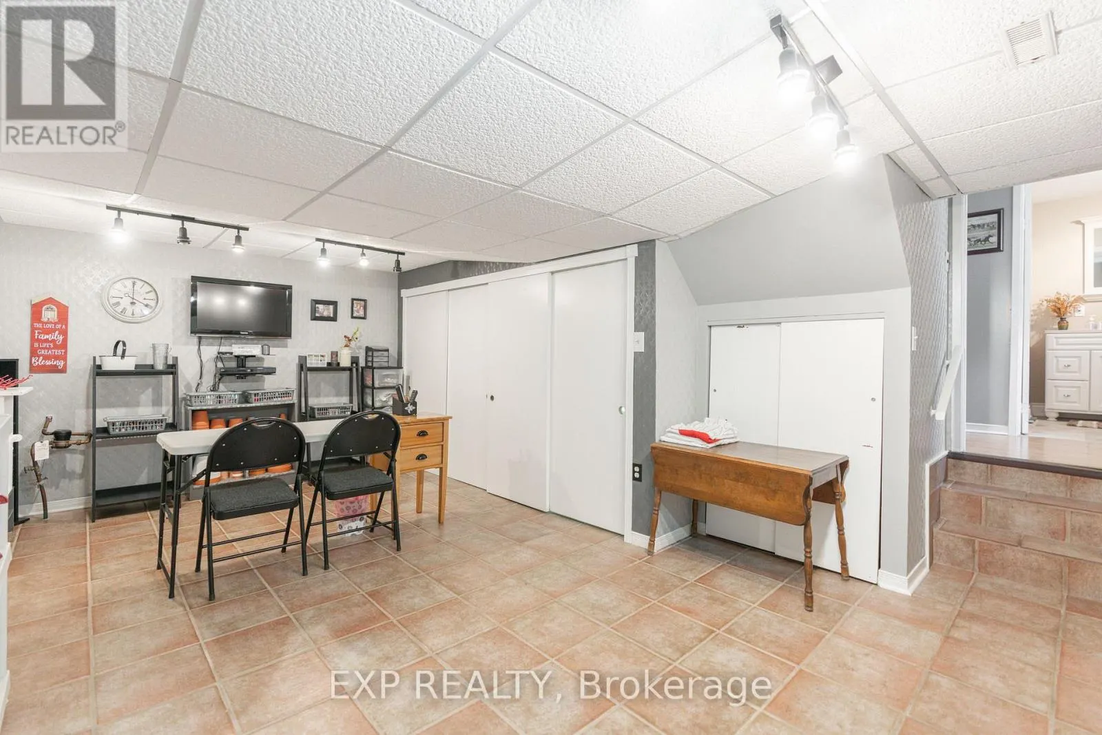 7141 ROSSEAU PLACE
