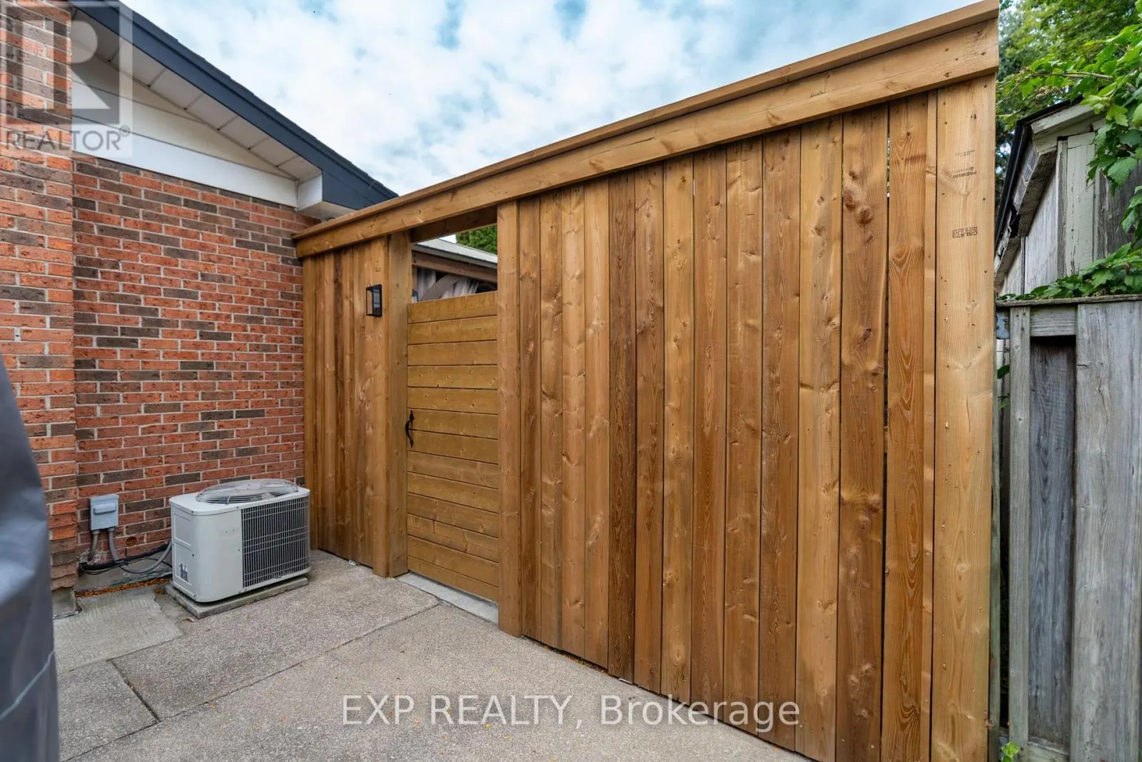 7141 ROSSEAU PLACE