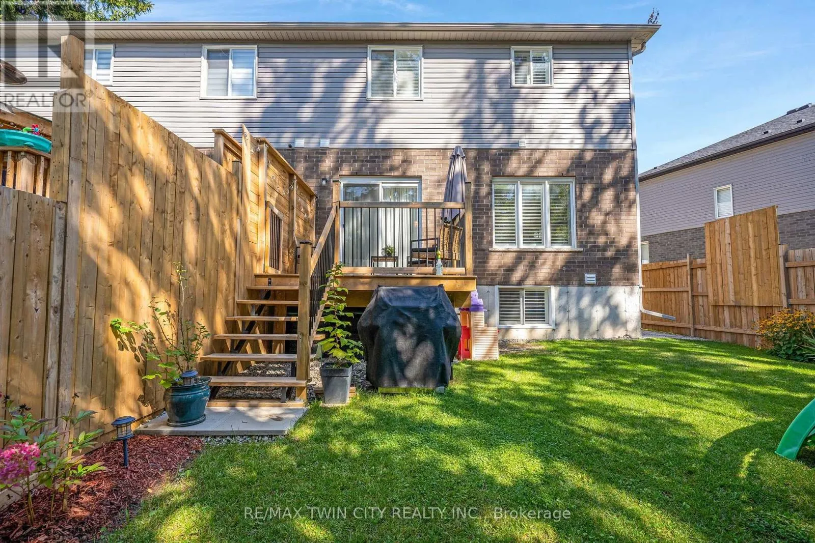 138 JACOB STREET E