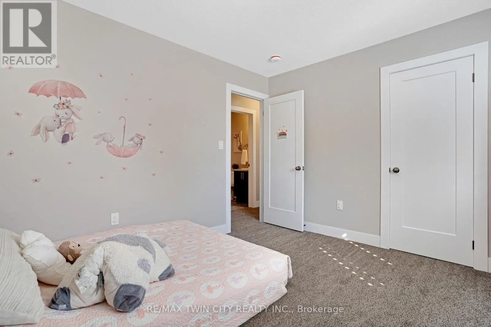 138 JACOB STREET E