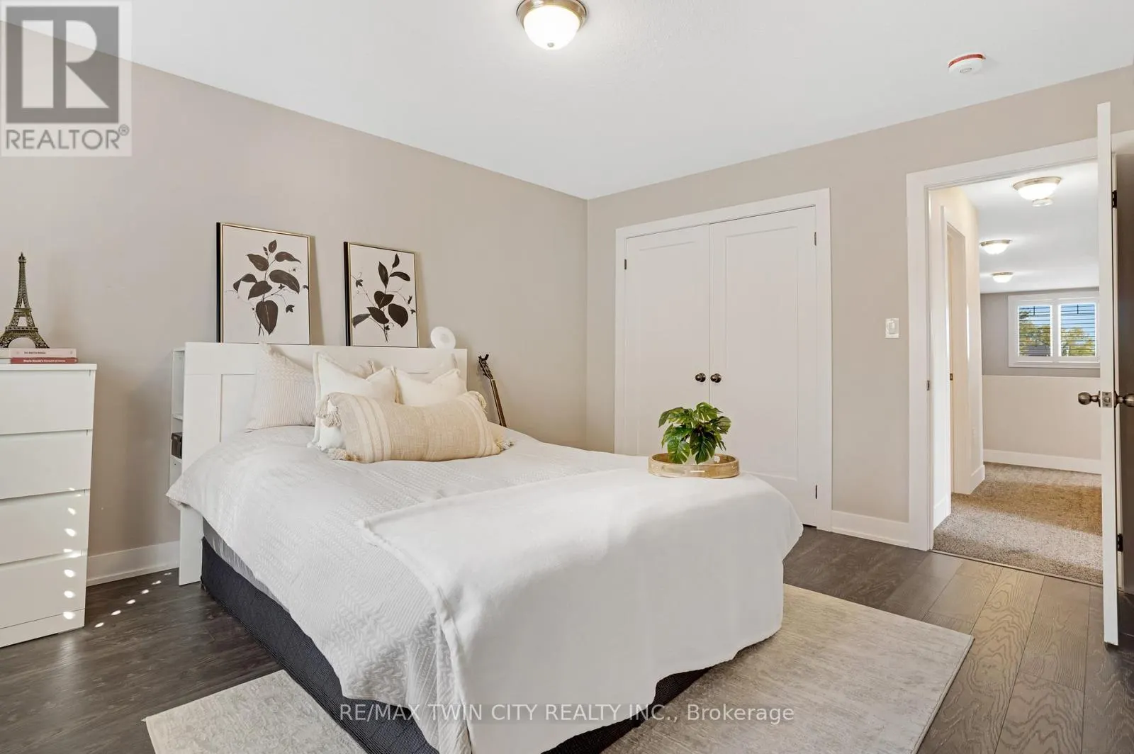 138 JACOB STREET E