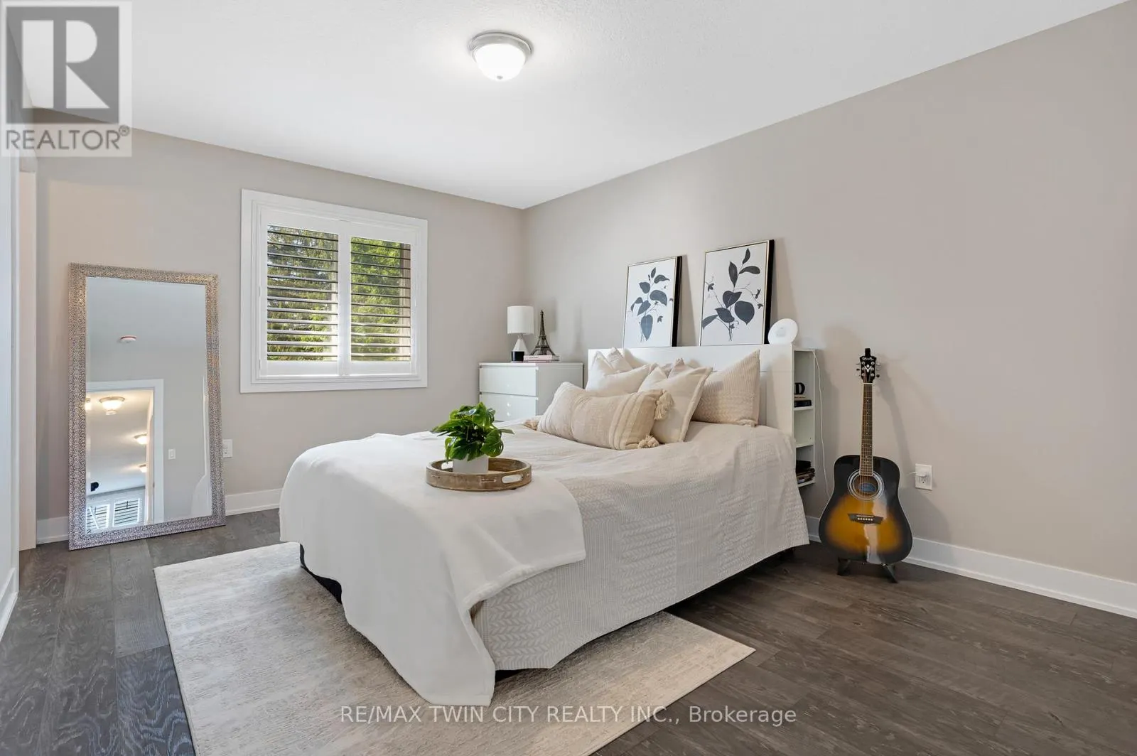 138 JACOB STREET E