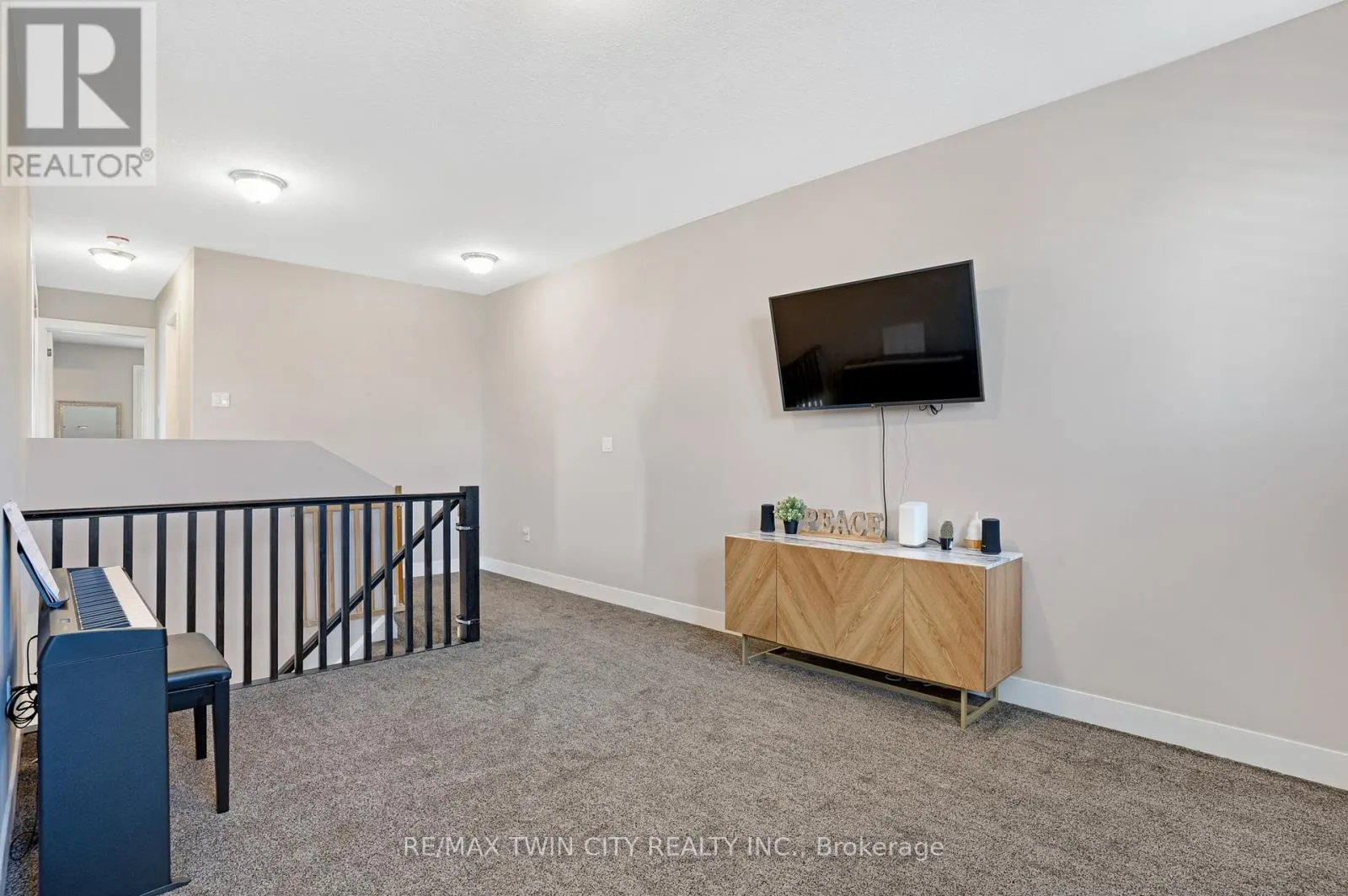 138 JACOB STREET E
