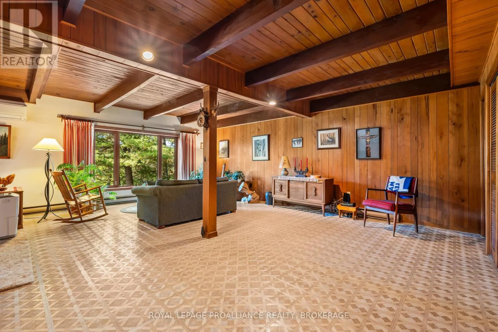 1125 LINCOLN DRIVE