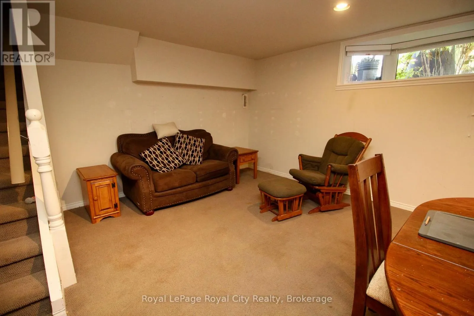 40 SHOEMAKER CRESCENT