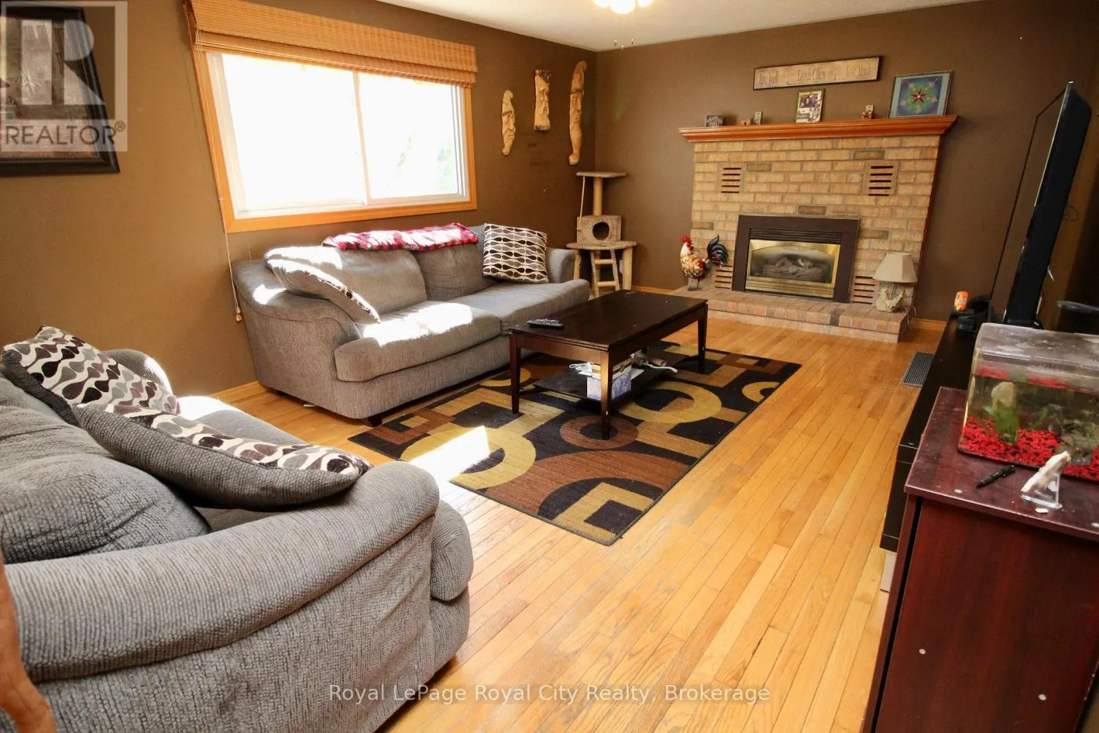 40 SHOEMAKER CRESCENT